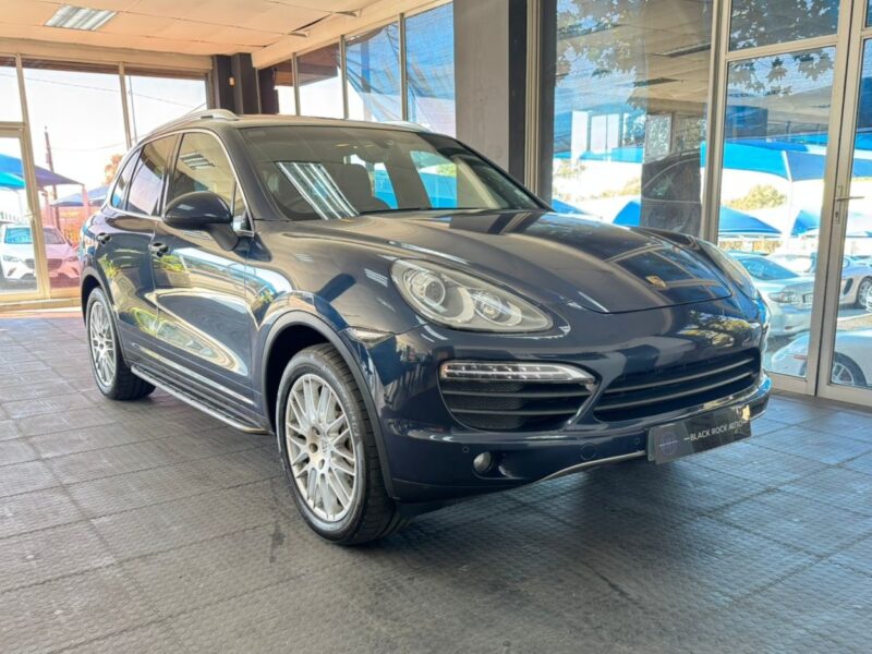 2012 Porsche Cayenne S Auto