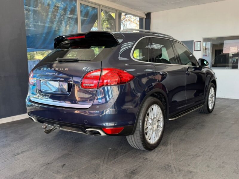 2012 Porsche Cayenne S Auto
