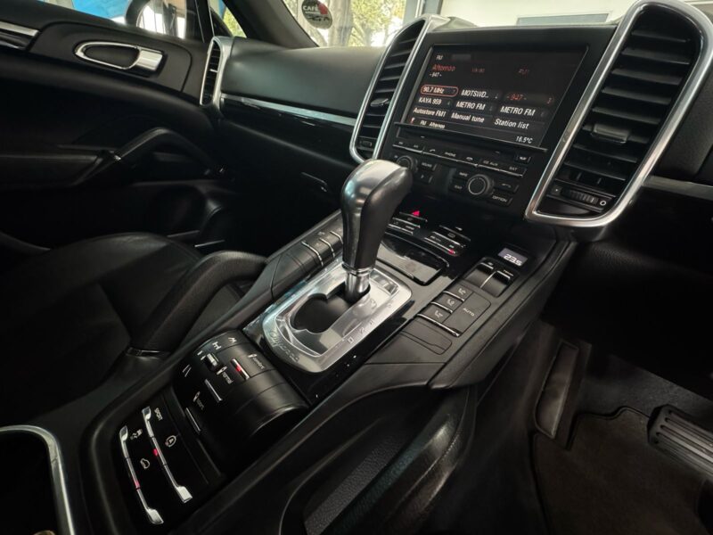 2010 Porsche Cayenne S Auto