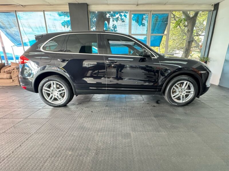 2010 Porsche Cayenne S Auto