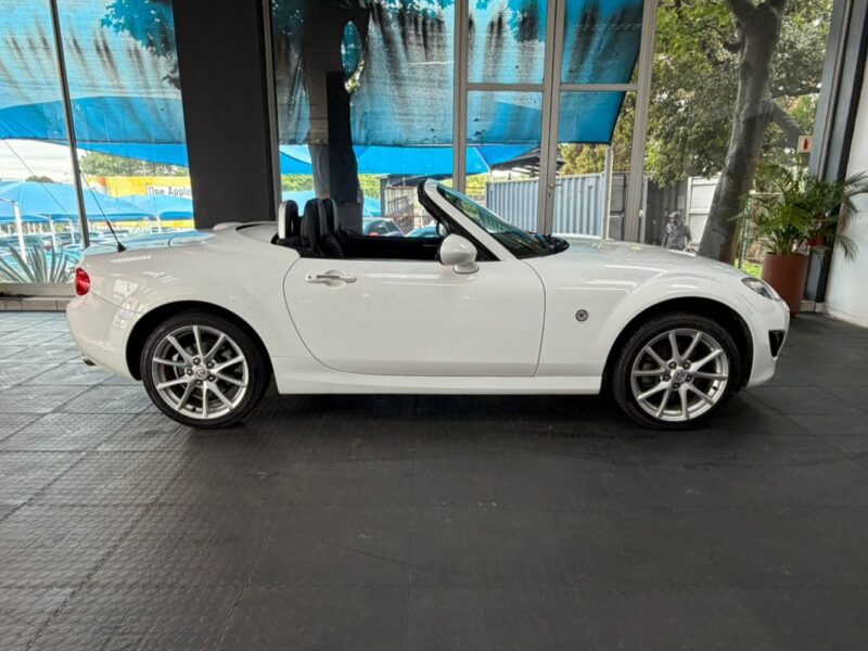 2012 Mazda MX-5 2.0 Roadster-Coupe