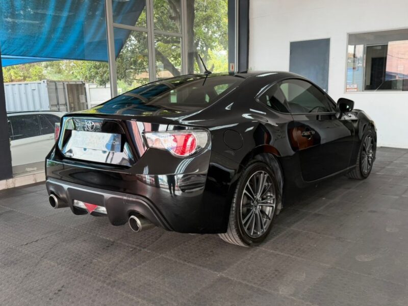 2013 Toyota 2.0 High