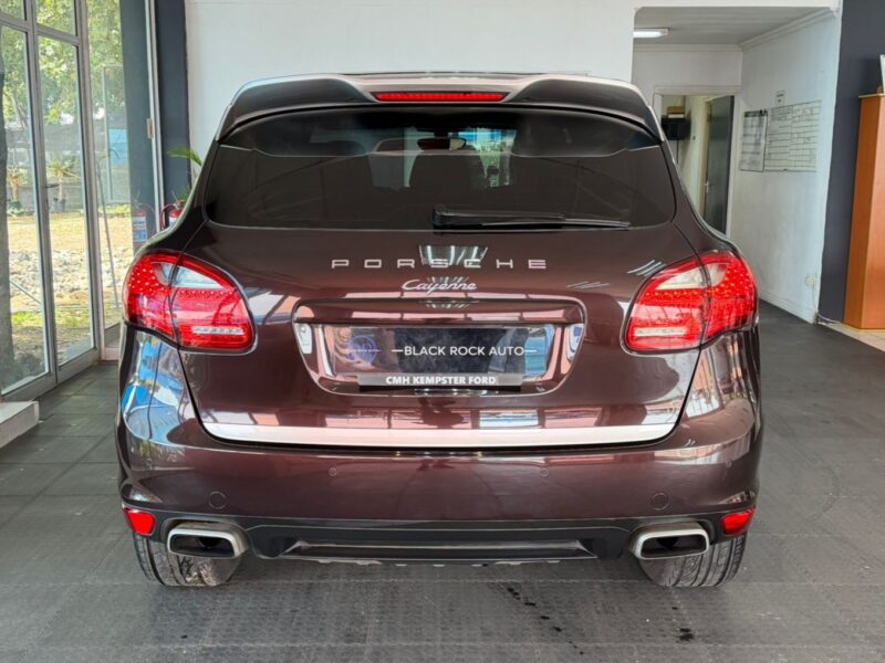 2014 Porsche Cayenne Diesel Platinum Edition