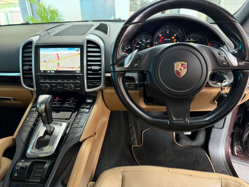 2014 Porsche Cayenne Diesel Platinum Edition