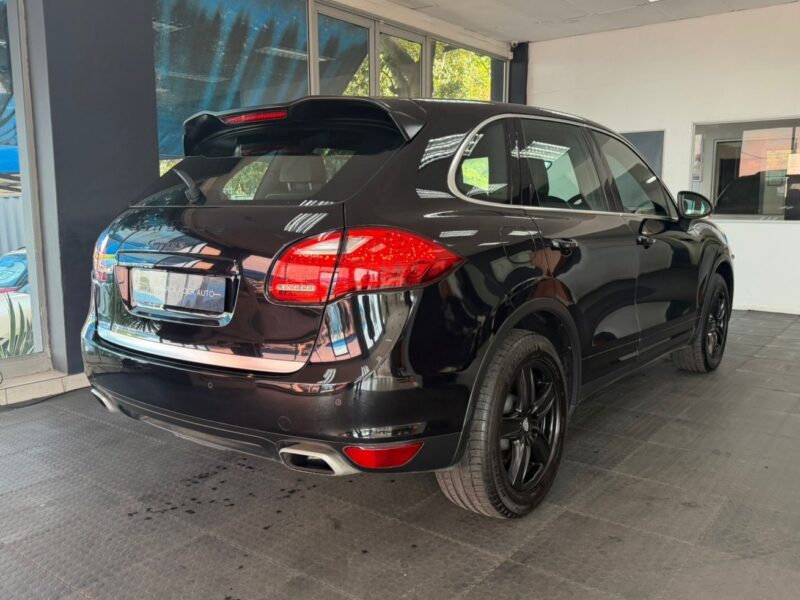2010 Porsche Cayenne S Auto