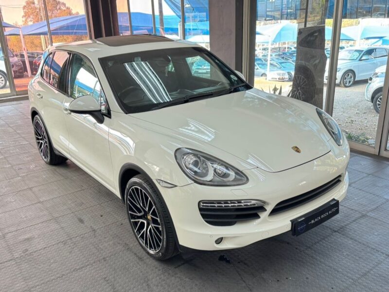 2011 Porsche Cayenne S Auto