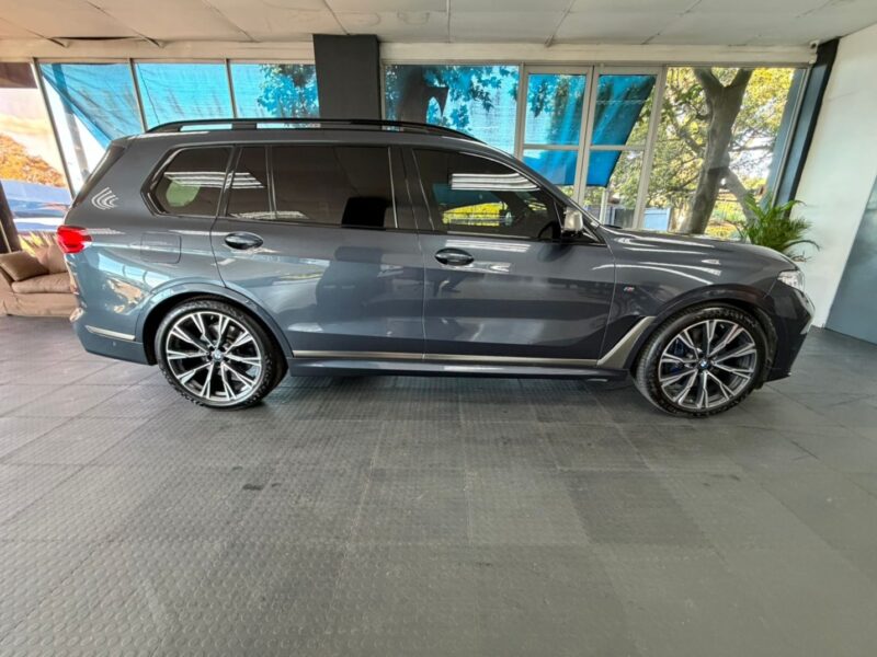 2021 BMW X7 M50d