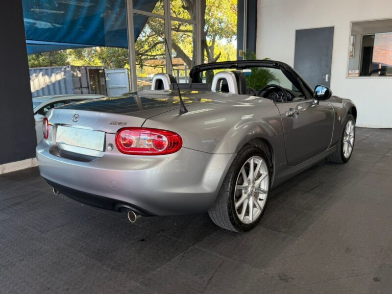 2011 Mazda MX-5 2.0 Roadster Coupe
