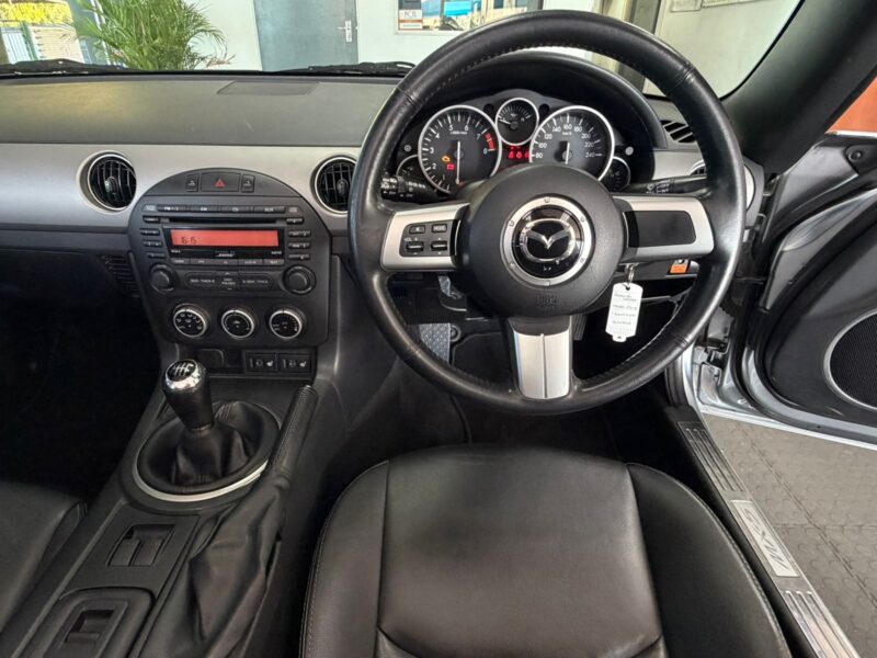 2011 Mazda MX-5 2.0 Roadster Coupe